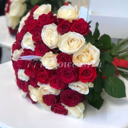 №1127 - Яркий букет из 51 розы - фото 777flowers