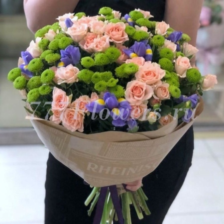 №1026 - Букет из роз и ирисов - фото 777flowers