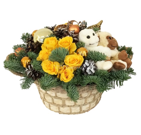 №7008 - Новогодняя корзинка с елью и игрушками - фото 777flowers