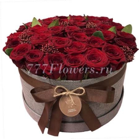 №0823 - Большая шляпная коробка с бордовыми розами - фото 777flowers