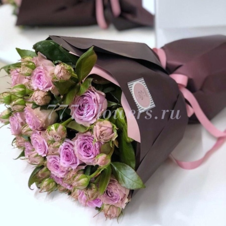 №1114 - Букет из кустовых сиреневых роз - фото 777flowers