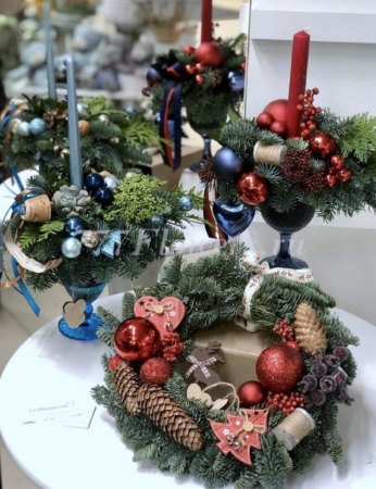 №7077 - Новогодний венок в красном цвете - фото 777flowers